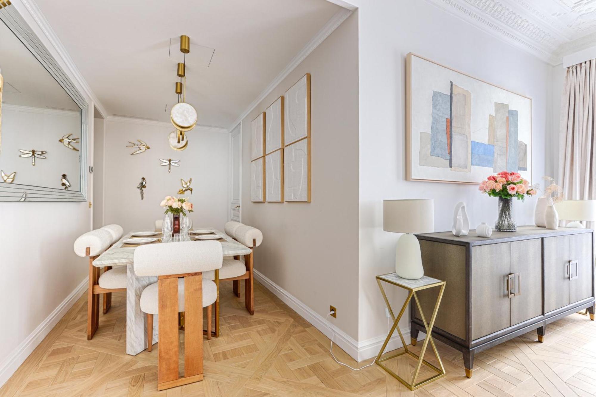 Elegant Luxury For 6 On Champs-elysees * Parigi